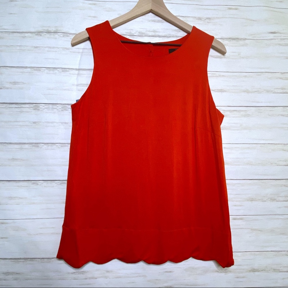 Halogen Red Scalloped Back Buttons Tank Top - Petite Medium